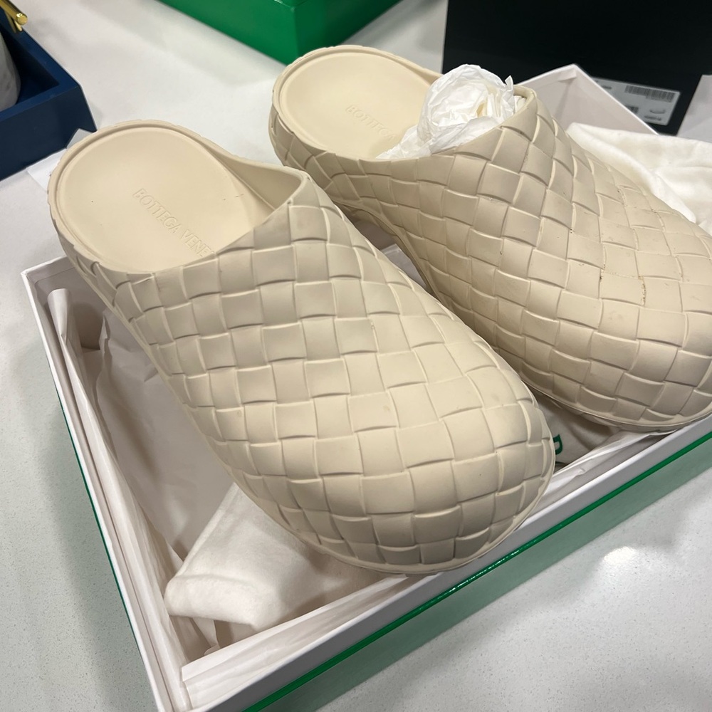 Bottega Veneta Slides